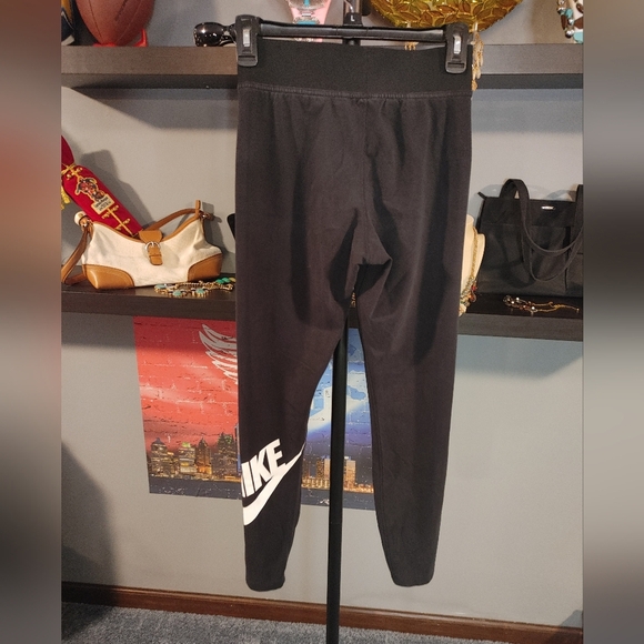 Nike Black and White Leggings Athletic Wear, Size Small - Picture 1 of 7